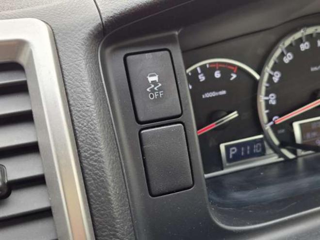 ハイエース2.7 GL ロング ミドルルーフ 4WD　寒冷地仕様　10人乗り　リアヒーター&クーラー　プッシュスタート　スマートキー　横滑り防止　オートライト　バックカメラ　純正ナビ　ワンセグTV　Bluetooth　CD/DVD　FM/AM　電動格納ミラー　ETC 2700