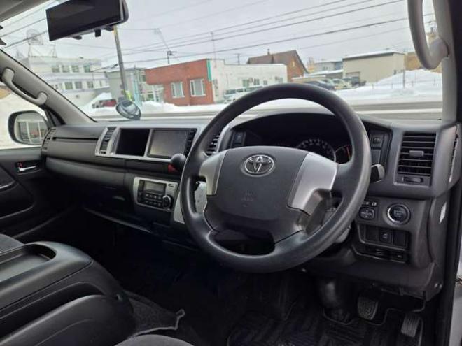 ハイエース2.7 GL ロング ミドルルーフ 4WD　寒冷地仕様　10人乗り　リアヒーター&クーラー　プッシュスタート　スマートキー　横滑り防止　オートライト　バックカメラ　純正ナビ　ワンセグTV　Bluetooth　CD/DVD　FM/AM　電動格納ミラー　ETC 2700