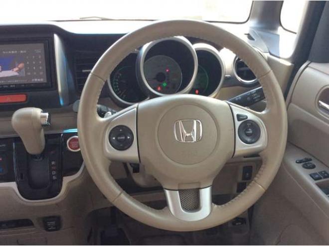 N-BOXG ターボパッケージ 4WD　パワスラ　スマートキー　クルーズコントロール　ドラレコ　バックカメラ　メモリーナビ　ETC　電動格納ミラー　オートライト　横滑り防止　アイドリングストップ　パナソニックフルセグTV　メモリナビ　Bluetooth 660