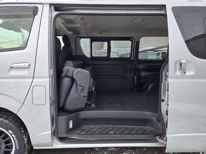 ハイエースバン2.8 スーパーGL ロング ディーゼルターボ 4WD　リアヒーター&クーラー　プッシュスタート　スマートキー　LEDヘッド　ベッドキッド　横滑り防止　衝突被害軽減　車線逸脱　トヨタ純正ナビ　フルセグTV　Bluetooth　バックカメラ　トヨタ純正リアモニター　ETC 2800