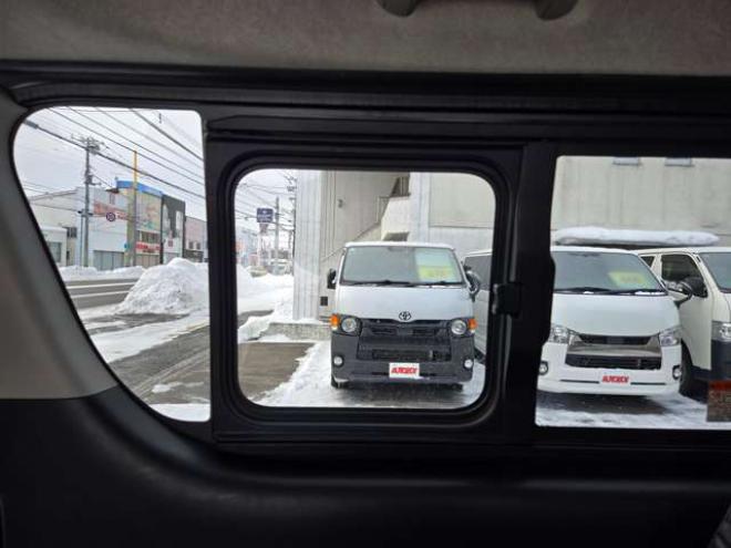 ハイエースバン2.8 スーパーGL ロング ディーゼルターボ 4WD　リアヒーター&クーラー　プッシュスタート　スマートキー　LEDヘッド　ベッドキッド　横滑り防止　衝突被害軽減　車線逸脱　トヨタ純正ナビ　フルセグTV　Bluetooth　バックカメラ　トヨタ純正リアモニター　ETC 2800