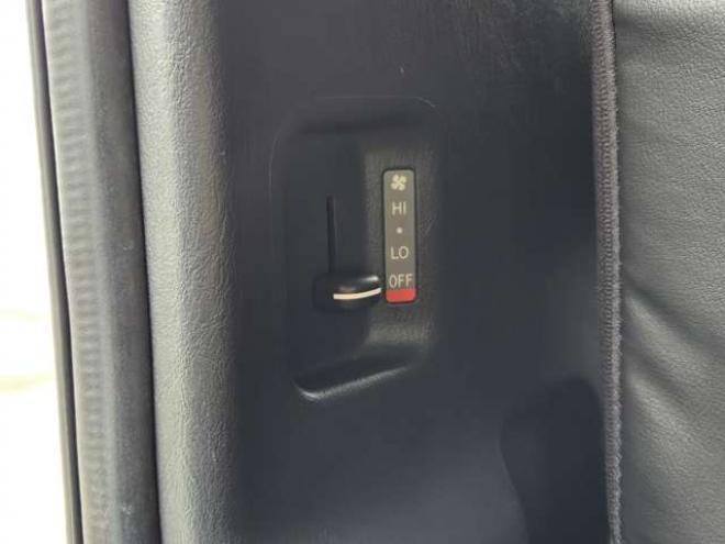 ハイエースバン2.8 スーパーGL ダークプライムII ロングボディ ディーゼルターボ 4WD　ESSEXバージョン　FスポイラーVer3&サイドライナー&リアライナー　ESSEX　ENCD17インチAW　ヨコハマPARADA17インチ　ESSEX3Dフロアマット　ハーフレザーシート　プッシュスタート　スマートキー　リアヒーター 2800