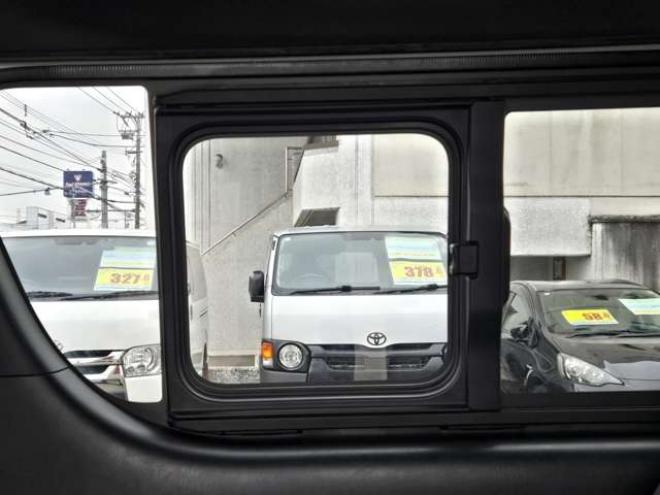 ハイエースバン2.8 スーパーGL ダークプライムII ロングボディ ディーゼルターボ 4WD　ESSEXバージョン　FスポイラーVer3&サイドライナー&リアライナー　ESSEX　ENCD17インチAW　ヨコハマPARADA17インチ　ESSEX3Dフロアマット　ハーフレザーシート　プッシュスタート　スマートキー　リアヒーター 2800