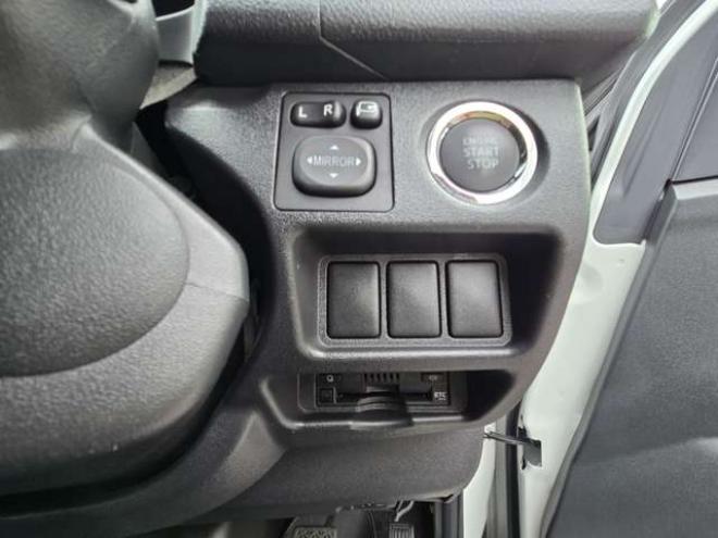 ハイエースバン2.8 スーパーGL ダークプライムII ロングボディ ディーゼルターボ 4WD　ESSEXバージョン　FスポイラーVer3&サイドライナー&リアライナー　ESSEX　ENCD17インチAW　ヨコハマPARADA17インチ　ESSEX3Dフロアマット　ハーフレザーシート　プッシュスタート　スマートキー　リアヒーター 2800