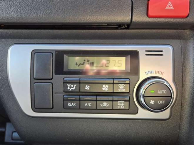 ハイエースバン3.0 スーパーGL ロング ディーゼルターボ 4WD　寒冷地仕様　プッシュスタート　スマートキー　リアヒーター&リアクーラー　LEDヘッドライト　フロントフォグランプ　 バックカメラ　ステアリングスイッチ　パワーヒート　純正ナビ　フルセグTV　レーダー探知機 3000