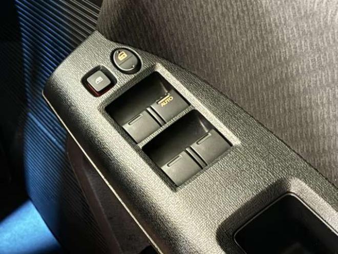 フリード1.5 G ジャストセレクション 4WD　防錆塗装4WDTVナビBカメエンスタETC夏冬タイヤ 1500