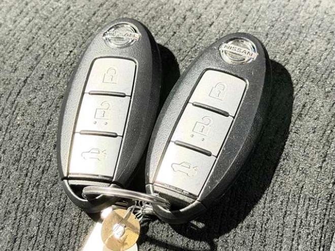 ティアナ2.5 250XE FOUR 4WD　防錆塗装4WDTVナビBカメETC夏冬タイヤ 2500