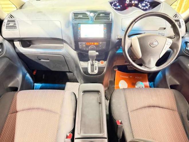 セレナ2.0 ハイウェイスター Vセレクション+Safety 4WD　防錆塗装4WDTVナビBカメエンスタ夏冬タイヤ 2000