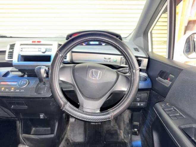 フリードスパイク1.5 G ジャストセレクション 4WD　防錆塗装4WDスマキーCDオーディオETC 1500