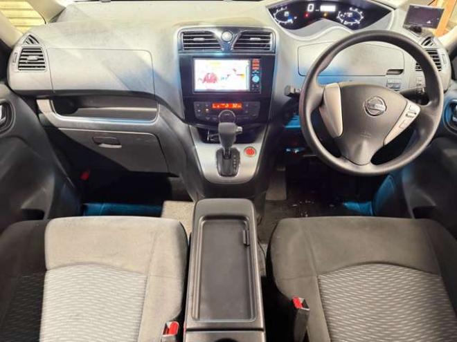 セレナ2.0 20X Vセレクション+Safety 4WD　防錆塗装4WDTVナビBカメETCエンスタ夏冬タイヤ 2000