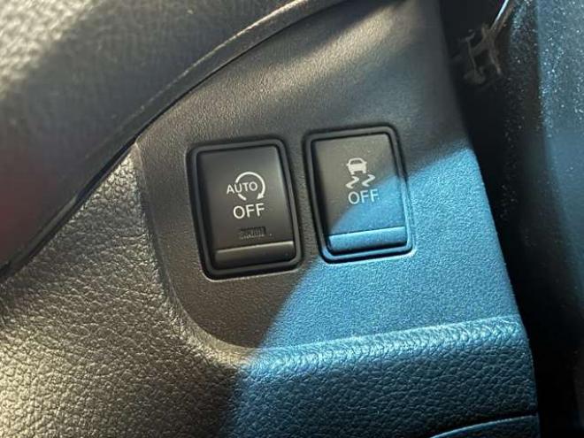 セレナ2.0 20X Vセレクション+Safety 4WD　防錆塗装4WDTVナビBカメETCエンスタ夏冬タイヤ 2000