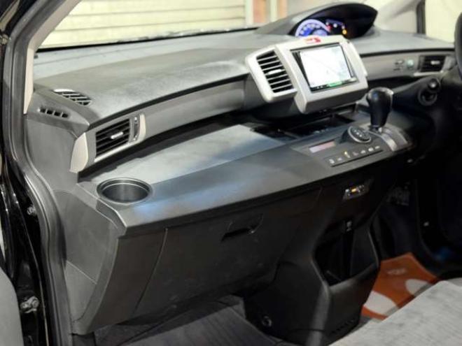 フリード1.5 G ジャストセレクション 4WD　防錆塗装4WDTVナビエンスタ 1500