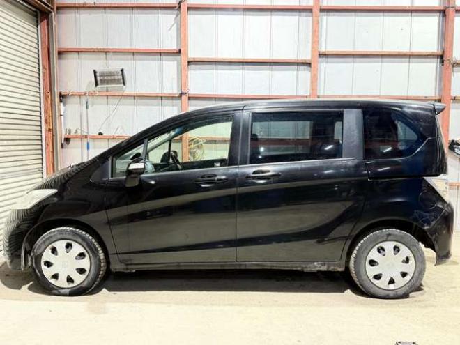 フリード1.5 G ジャストセレクション 4WD　防錆塗装4WDTVナビエンスタ 1500