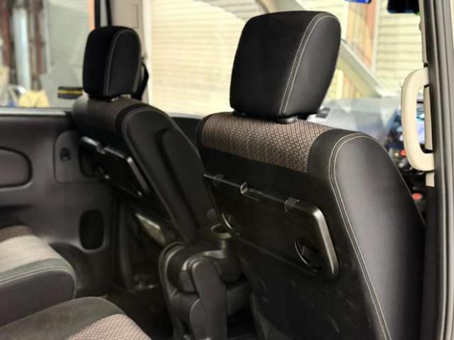 セレナ2.0 ハイウェイスター Vセレクション+Safety アドバンストセーフティ パッケージ 4WD　防錆塗装4WDTVナビBカメETC夏冬タイヤ 2000