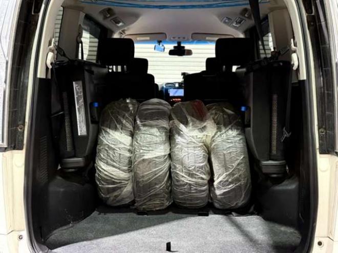 セレナ2.0 ハイウェイスター Vセレクション+Safety アドバンストセーフティ パッケージ 4WD　防錆塗装4WDTVナビBカメETC夏冬タイヤ 2000