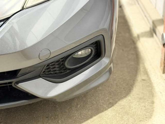 フィットシャトルハイブリッド1.3 スマートセレクション　防錆塗装TVナビエンスタ積込タイヤ 2WD 1300