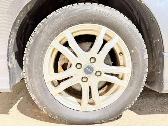 フィットシャトルハイブリッド1.3 スマートセレクション　防錆塗装TVナビエンスタ積込タイヤ 2WD 1300