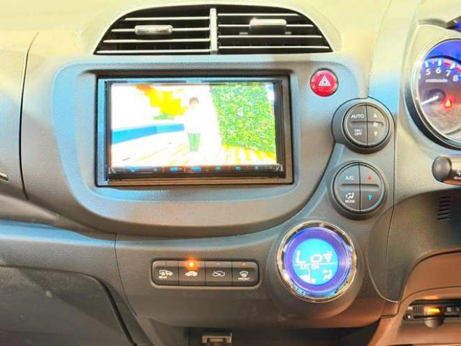 フィットシャトルハイブリッド1.3 スマートセレクション　防錆塗装TVナビエンスタ積込タイヤ 2WD 1300