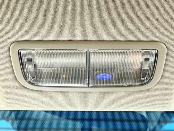 フィットシャトルハイブリッド1.3 スマートセレクション　防錆塗装TVナビエンスタ積込タイヤ 2WD 1300