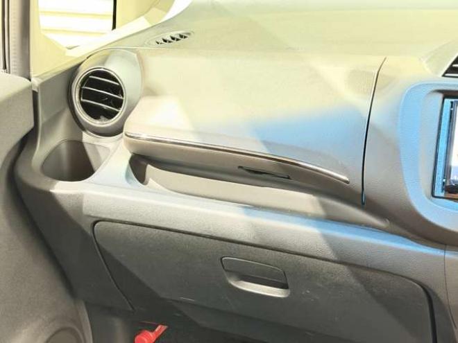 フィットシャトルハイブリッド1.3 スマートセレクション　防錆塗装TVナビエンスタ積込タイヤ 2WD 1300