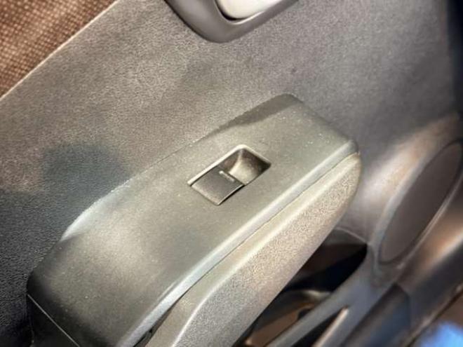 フィットシャトルハイブリッド1.3 スマートセレクション　防錆塗装TVナビエンスタ積込タイヤ 2WD 1300