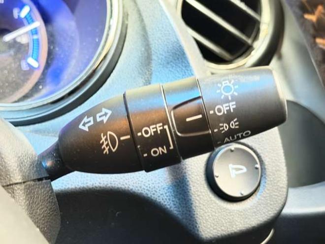 フィットシャトルハイブリッド1.3 スマートセレクション　防錆塗装TVナビエンスタ積込タイヤ 2WD 1300