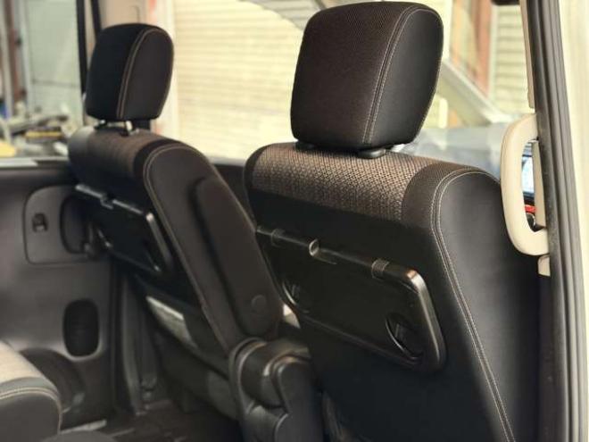 セレナ2.0 ハイウェイスター Vセレクション+Safety 4WD　防錆塗装4WDTVナビBカメエンスタ後席モニタ 2000