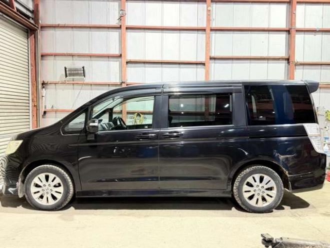 ステップワゴン2.0 スパーダ S 4WD　防錆塗装4WDワンオーナーTVナビBカメETC 2000