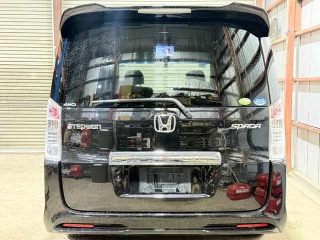 ステップワゴン2.0 スパーダ Z 4WD　防錆塗装4WDTVナビBカメ後席モニタETCエンスタ夏冬タイヤ 2000