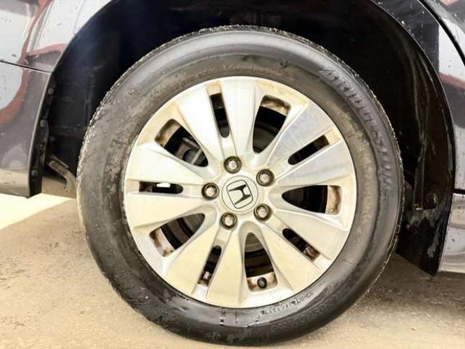 ステップワゴン2.0 スパーダ Z 4WD　防錆塗装4WDTVナビBカメ後席モニタETCエンスタ夏冬タイヤ 2000