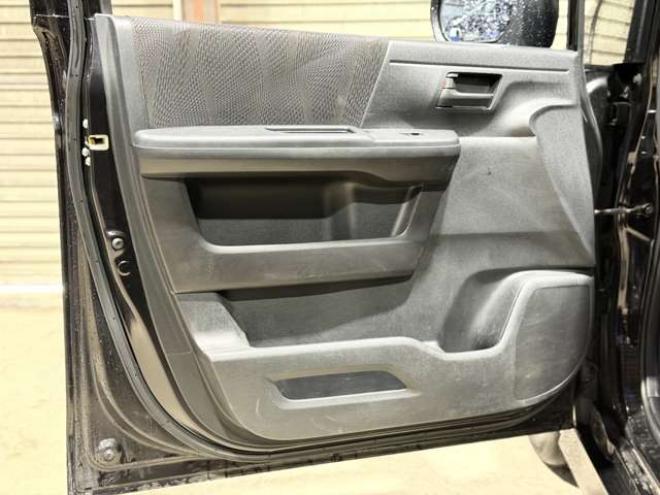 ステップワゴン2.0 スパーダ Z 4WD　防錆塗装4WDTVナビBカメ後席モニタETCエンスタ夏冬タイヤ 2000