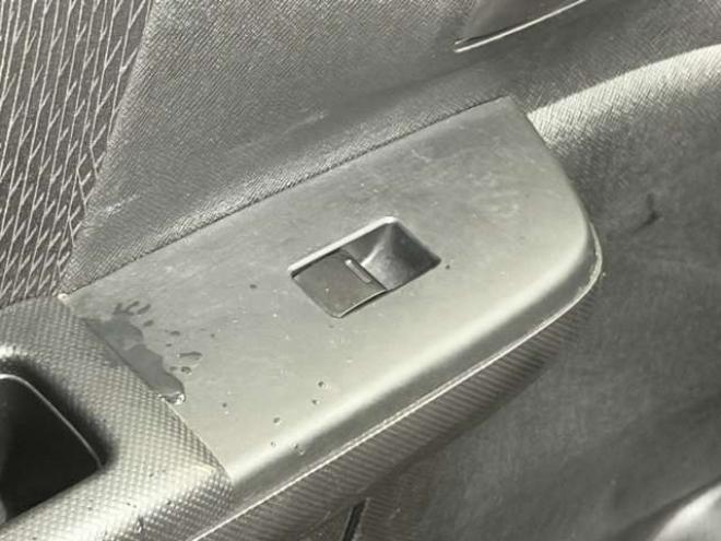 ステップワゴン2.0 スパーダ Z 4WD　防錆塗装4WDTVナビBカメ後席モニタETCエンスタ夏冬タイヤ 2000