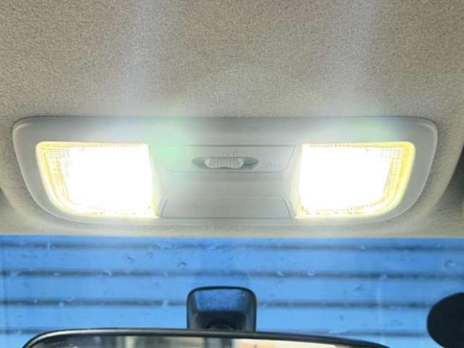 ステップワゴン2.0 スパーダ Z 4WD　防錆塗装4WDTVナビBカメ後席モニタETCエンスタ夏冬タイヤ 2000