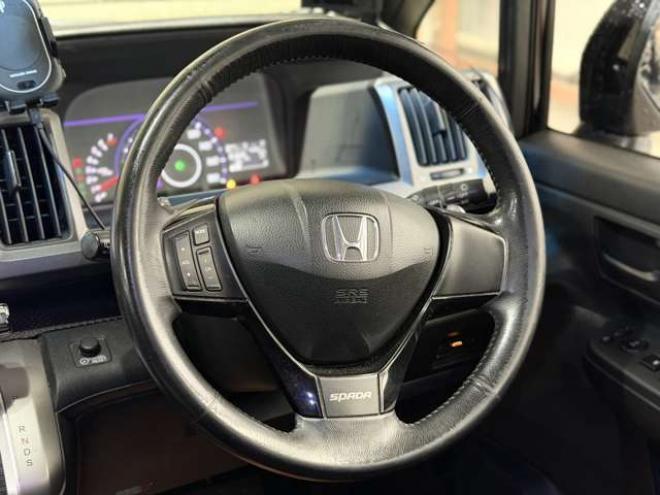 ステップワゴン2.0 スパーダ Z 4WD　防錆塗装4WDTVナビBカメ後席モニタETCエンスタ夏冬タイヤ 2000