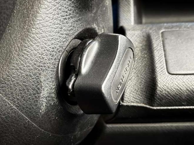 ステップワゴン2.0 スパーダ Z 4WD　防錆塗装4WDTVナビBカメ後席モニタETCエンスタ夏冬タイヤ 2000