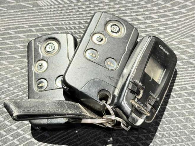 ステップワゴン2.0 スパーダ Z 4WD　防錆塗装4WDTVナビBカメ後席モニタETCエンスタ夏冬タイヤ 2000