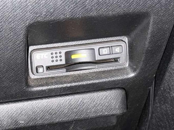 ステップワゴン2.0 スパーダ Z 4WD　防錆塗装4WDTVナビBカメ後席モニタETCエンスタ夏冬タイヤ 2000