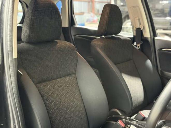 フィット1.3 13G Fパッケージ 4WD　防錆塗装4WDスマキーTVナビBカメ 1300