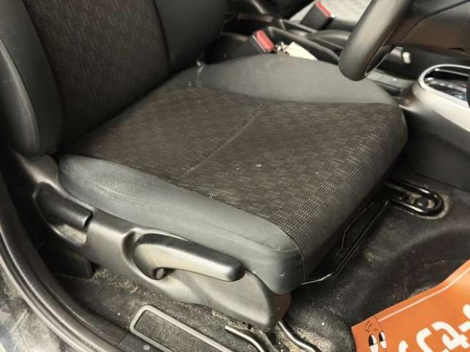 フィット1.3 13G Fパッケージ 4WD　防錆塗装4WDスマキーTVナビBカメ 1300