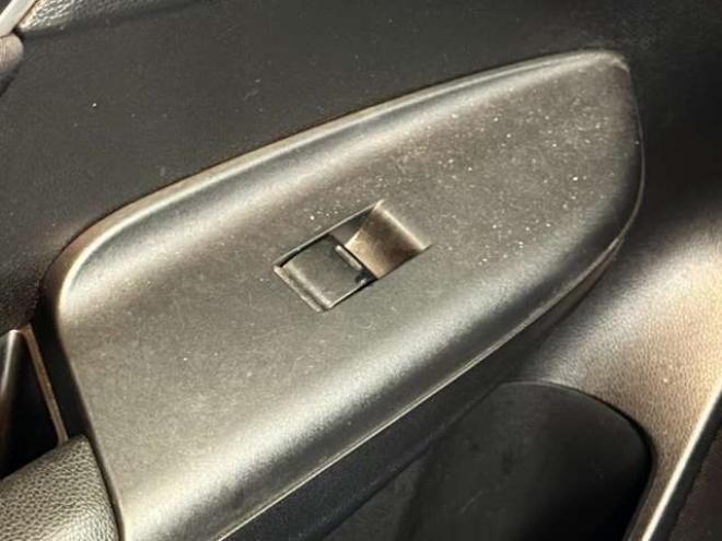 フィット1.3 13G Fパッケージ 4WD　防錆塗装4WDスマキーTVナビBカメ 1300