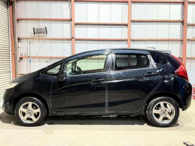 フィット1.3 13G Fパッケージ 4WD　防錆塗装4WDスマキーTVナビBカメ 1300