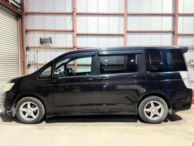 ステップワゴン2.0 スパーダ Z 4WD　防錆塗装4WDTVナビBカメエンスタ 2000