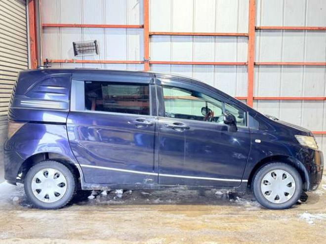 フリードスパイク1.5 G ジャストセレクション 4WD　防錆塗装4WDTVナビETC 1500