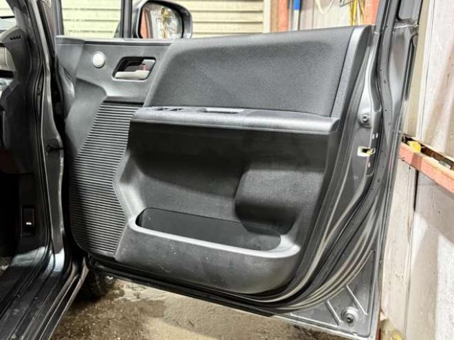 フリードスパイク1.5 G ジャストセレクション 4WD　防錆塗装4WDTVナビBカメエンスタETC夏冬タイヤ 1500