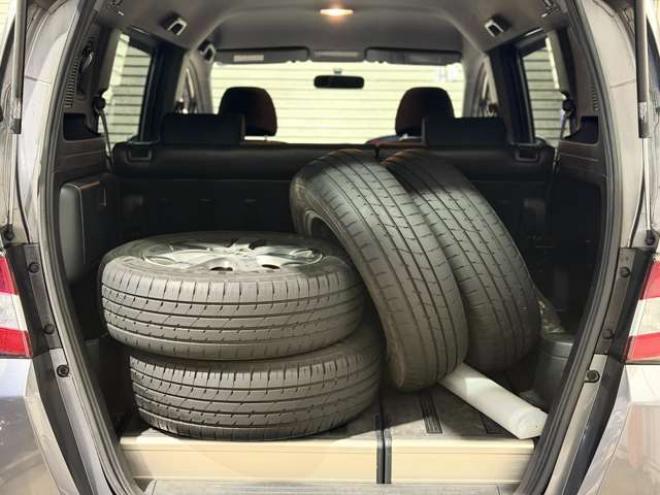 フリードスパイク1.5 G ジャストセレクション 4WD　防錆塗装4WDTVナビBカメエンスタETC夏冬タイヤ 1500