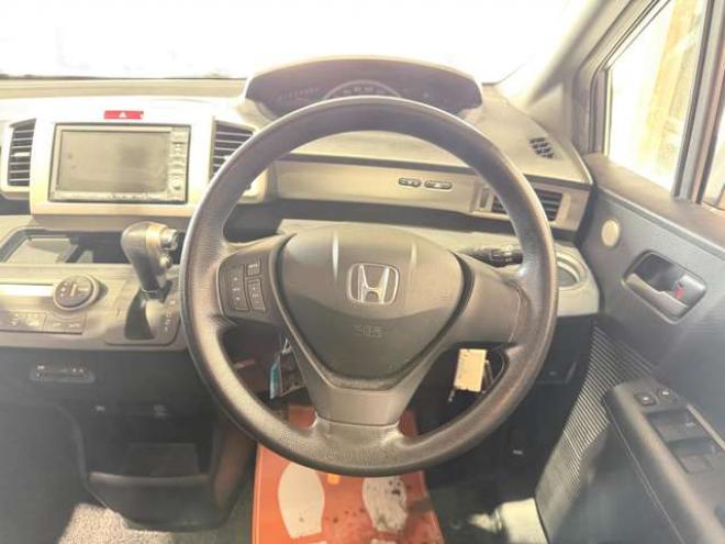 フリードスパイク1.5 G ジャストセレクション 4WD　防錆塗装4WDTVナビBカメエンスタETC夏冬タイヤ 1500