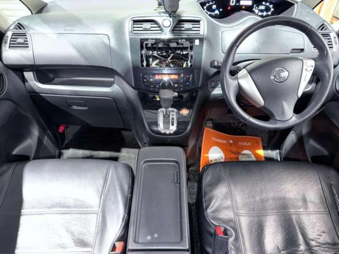 セレナ2.0 ハイウェイスター 4WD　防錆塗装4WDスマキー 2000