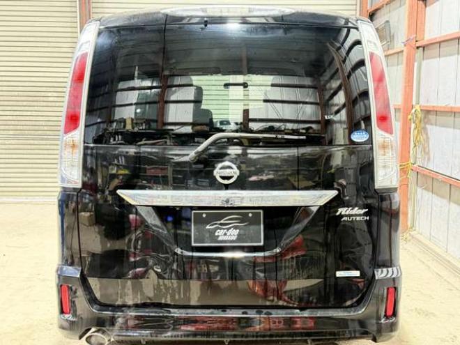 セレナ2.0 ライダー Jパッケージ 4WD　防錆塗装4WDTVナビBカメETC夏冬タイヤ 2000