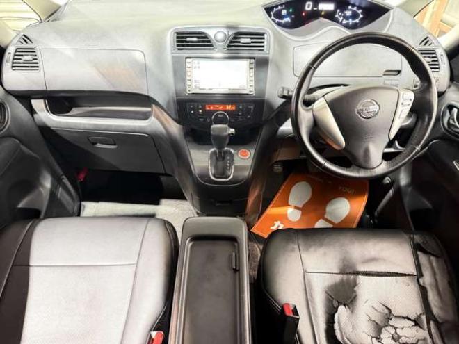 セレナ2.0 ライダー Jパッケージ 4WD　防錆塗装4WDTVナビBカメETC夏冬タイヤ 2000