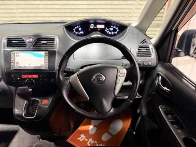 セレナ2.0 ライダー Jパッケージ 4WD　防錆塗装4WDTVナビBカメETC夏冬タイヤ 2000